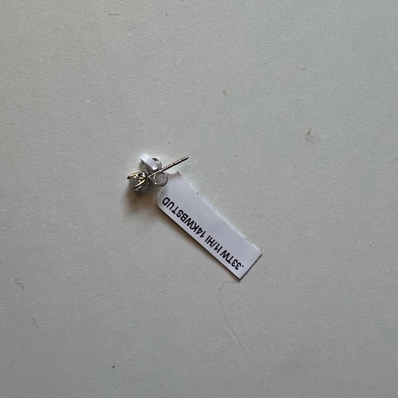 NWT Bloomingdale’s Natural Diamond Stud Earrings (.33 ctw) - sells for $1,250 - Picture 10 of 11
